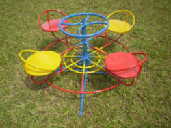brinquedo seminovo usado carrossel 04 cadeiras parquinho playground